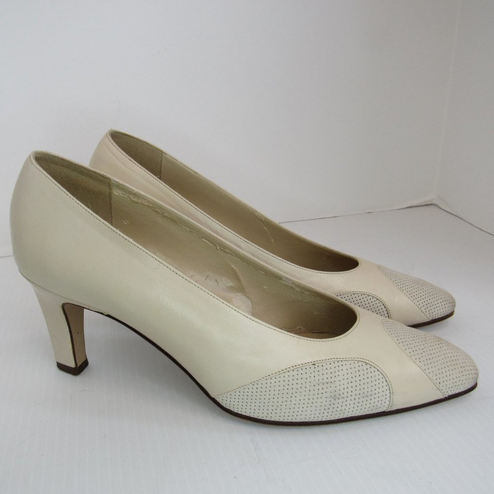 Carvela Leather Cream High Heels Pumps